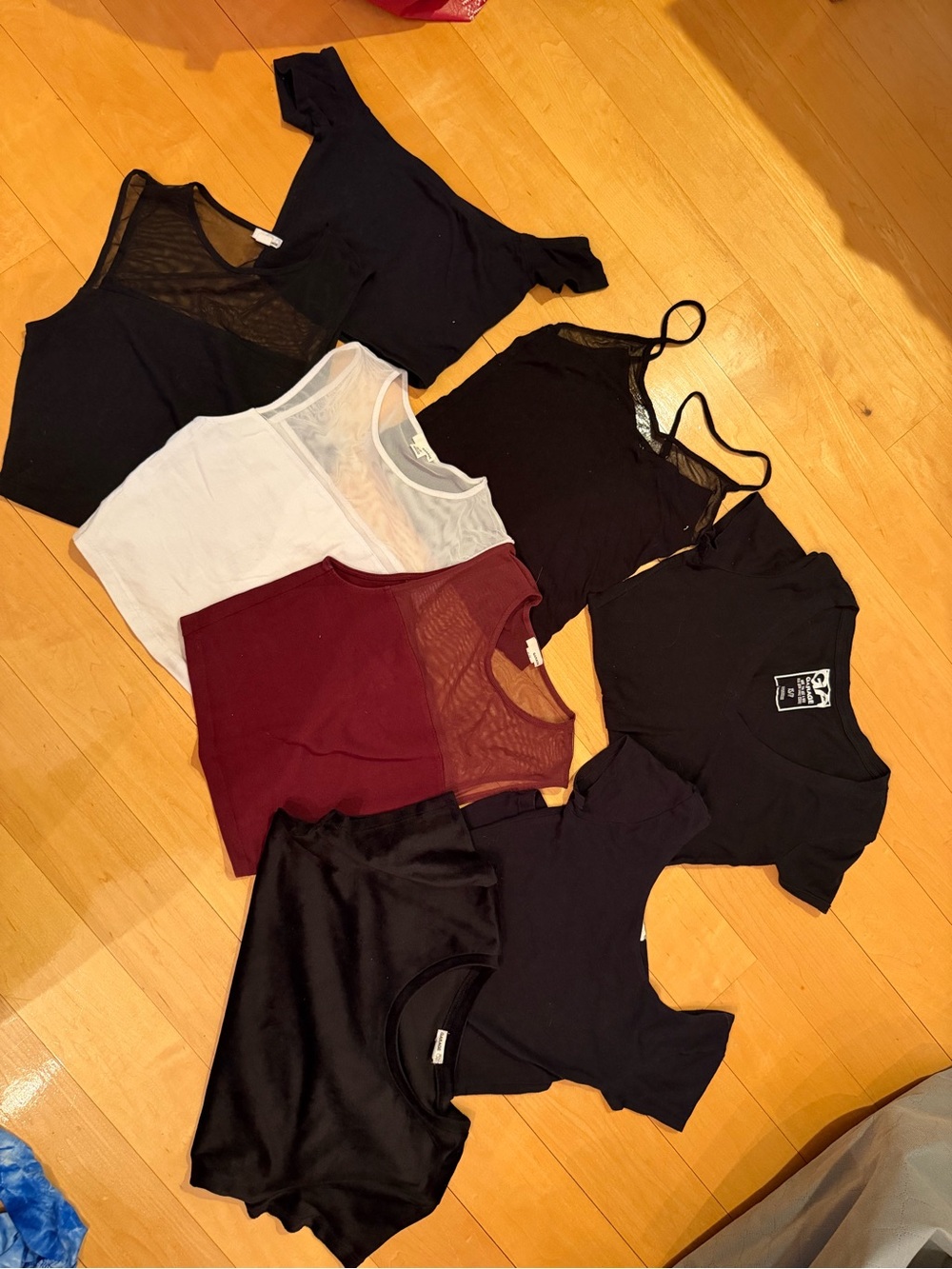 Garage set of 8 tops - cropped & tshirt style